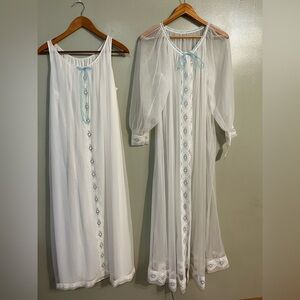 Miss Elaine VTG 1940S Union Made Elegant White and Blue  Nightgown Set L